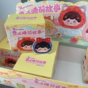 Mun Mun Snow White baby three pendant